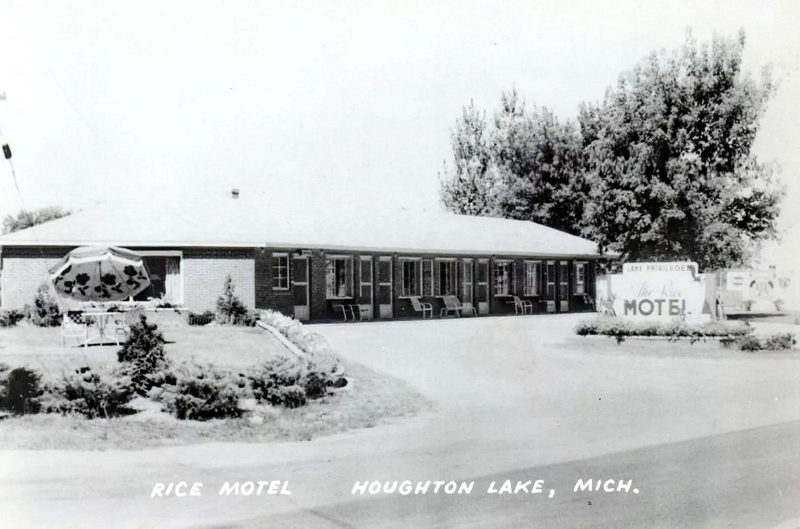 Rice Motel (South Bay Motel Apartments) - Vintage Postcard (newer photo)